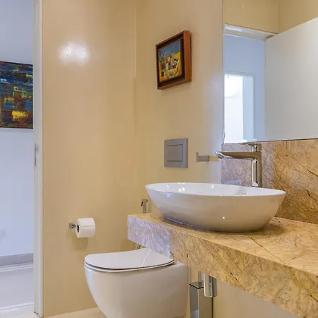 Apartamento 119 - Luxurious Two Bedroom Colina Park