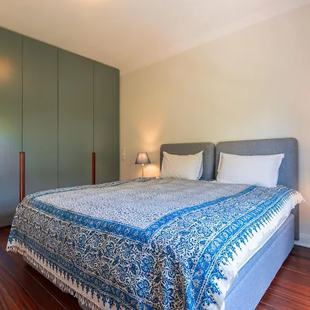 119 - Luxurious Two Bedroom Colina Park