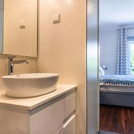 119 - Luxurious Two Bedroom Colina Park Apartamento *