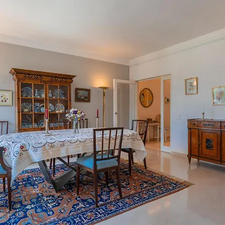 119 - Luxurious Two Bedroom Colina Park