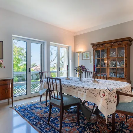 119 - Luxurious Two Bedroom Colina Park *